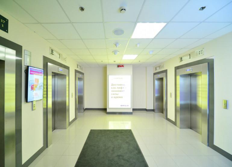 Бизнес Комплекс на Русаковской: Вид главного лифтового холла